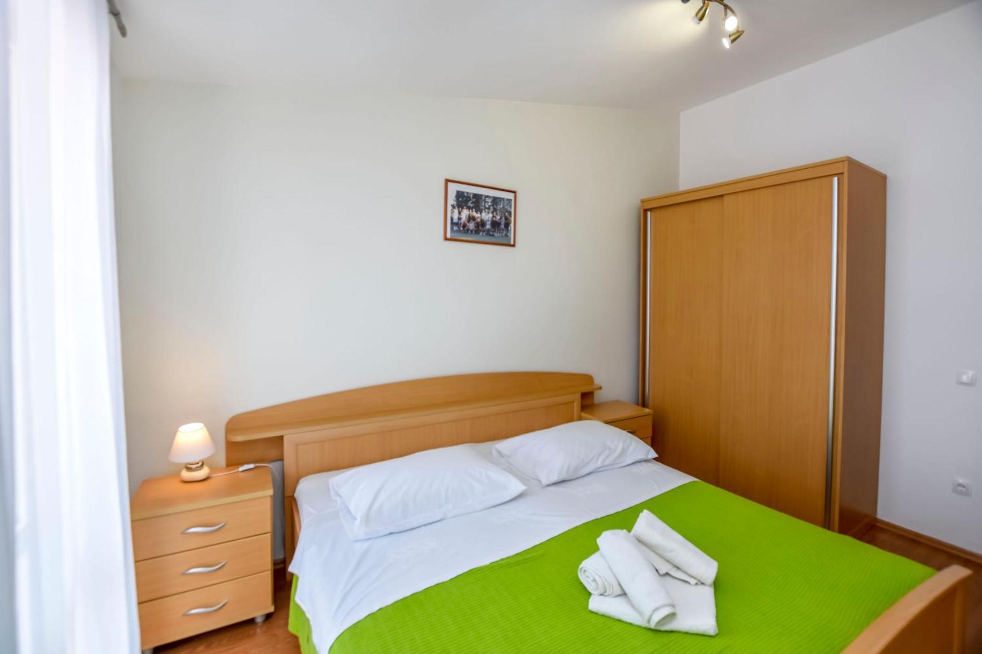 Apartments Jasna Primosten Bagian luar foto